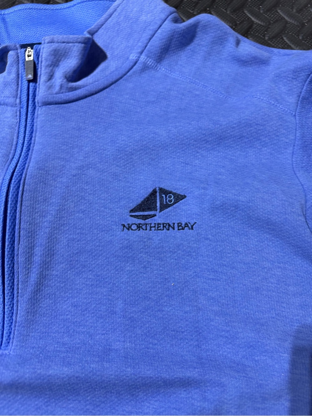 Men’s XL Northern Bay Adidas Golf Quarter Zip Sweater - Picture 2 of 5
